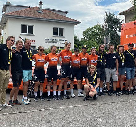 Revivez le Tour de France dans la roue des filles d’Auber