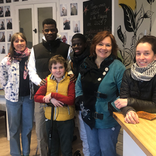 Aubervilliers : « La Blague », un café caméléon, par et pour les habitants