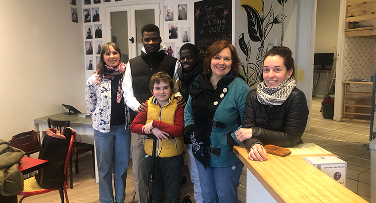 Aubervilliers : « La Blague », un café caméléon, par et pour les habitants