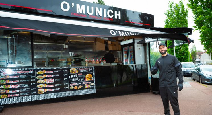 Avec son food-truck spécialisé dans le kebab, Piou-Piou prend son envol