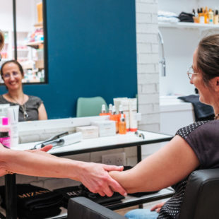 Un salon de beauté pour reprendre confiance et se réinsérer