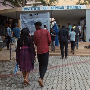 De Sevran à Ibadan, la beauté du quotidien dans l’oeil d’Alain Kassanda